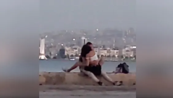 Jinsiy ota-onalar uyda yoq Mushukni suiistemol qilish porno video