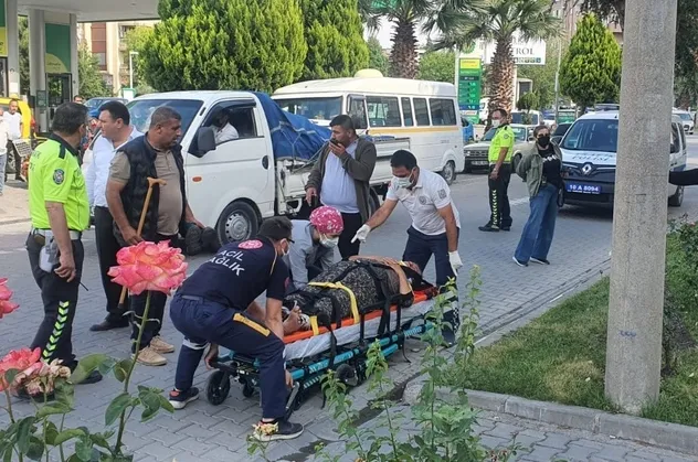 Emine teyze elektrikli bisikletten düştü