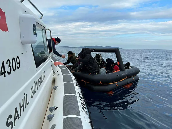 yunanistan-66-duzensiz-gocmeni-turk-kara-sularina-geri-itti-turkiye-kurtardi-1643695077739.jpg