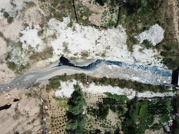SON DAKİKA: Dereye zehir akıtan işletmeye ceza yağdı! Arnavutköy'de fabrikanın faaliyeti durduruldu-2
