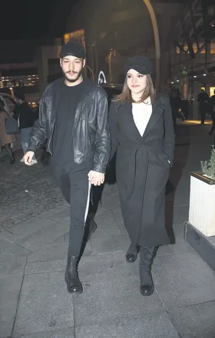 Kubilay Aka ile Miray Daner liseli aşıklar gibi!