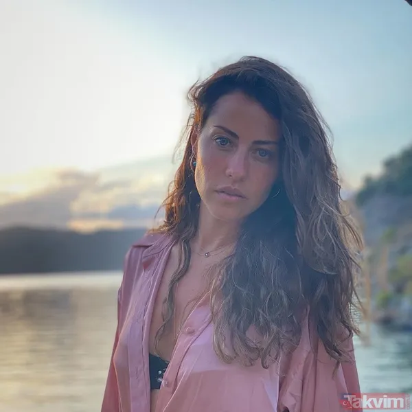 Ebru Gündeş sırrını Derya Uluğ ile paylaştı! “Sessiz kalmak zordur” deyip açıkladı bakın o sır neymiş… - 2