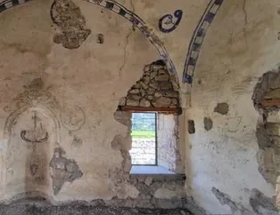 Tarihi Macar Camii’nde utandıran görüntü!