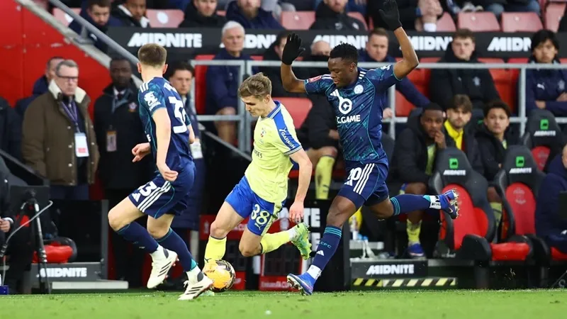 Fenerbahçe'nin eski hocası transferde Galatasaray'ın yıldızını istedi! - 4