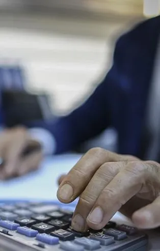 Sözleşmeliye kadro müjdesi! TBMM'ye geliyor: Kimler yararlanacak?