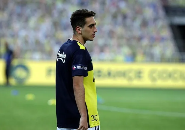 fenerbahcede-beyaz-kriz-kapida-17lik-omer-faruk-beyaz-yuvadan-ucabilir-1602813024929.jpeg Fenerbahçe'de 'Beyaz' kriz kapıda! 17’lik Ömer Faruk Beyaz yuvadan uçabilir-1