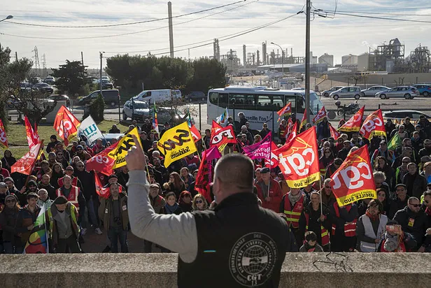 Eylemcilerden Macron'a 1 hafta süre! "Eğer geri çekilmezseniz..."-1
