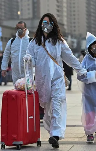 Koronavirüs salgınının "sıfır noktası" Vuhan 11 hafta sonra 'dış dünyaya açıldı'!