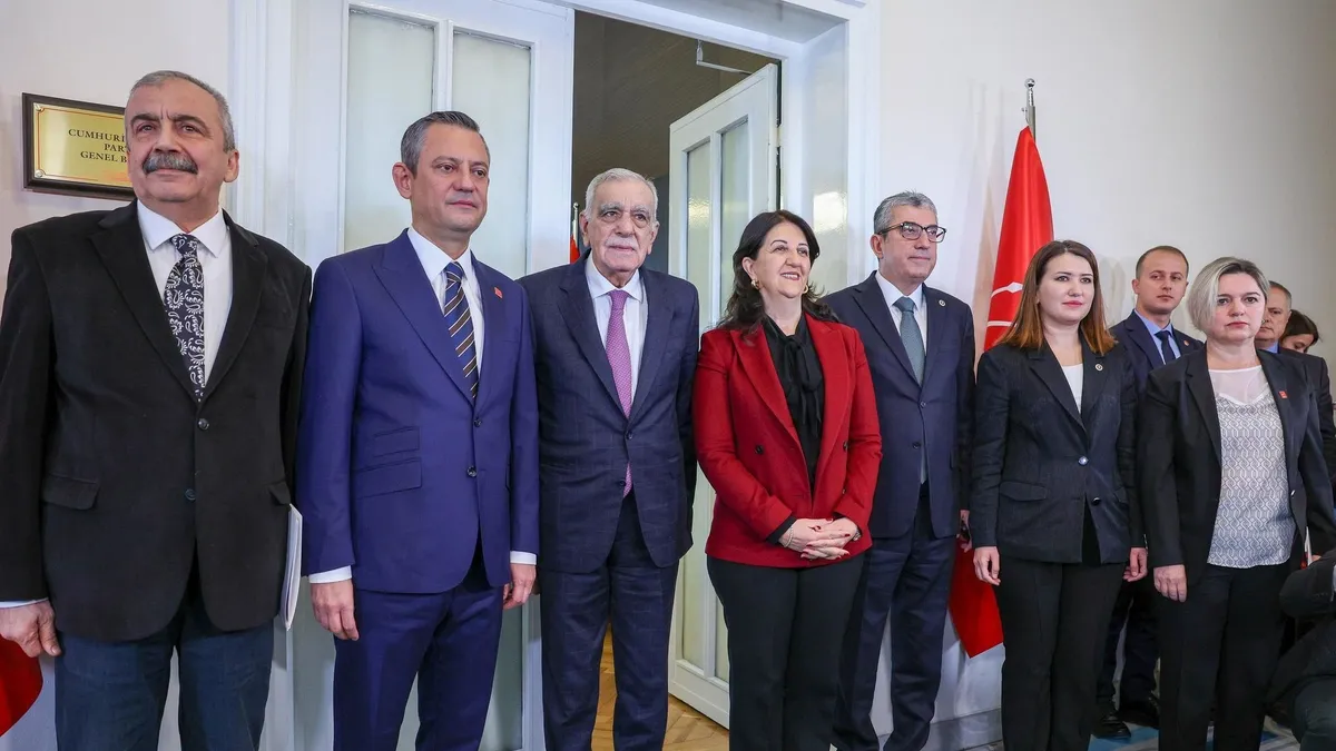 DEM Parti heyeti CHP'yi ziyaret etti: Katkı sağlarız