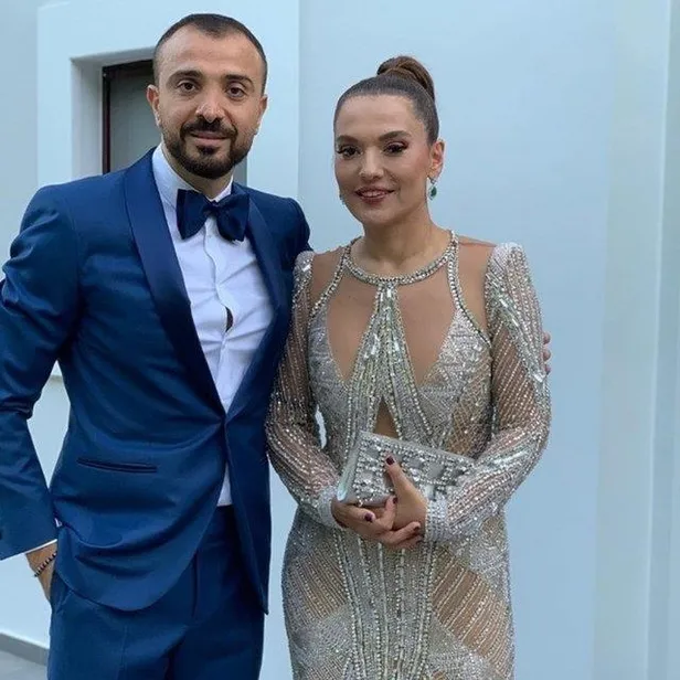 ebru-sallinin-ugur-akkusla-gostermelik-ayriligi-demet-akalin-ile-okan-kurt-bosanmasini-hatirlatti-1647802300679.jpeg Ebru Şallı'nın Uğur Akkuş'la göstermelik ayrılığı Demet Akalın ile Okan Kurt boşanmasını hatırlattı-8