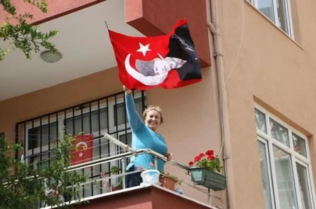 Tüm Türkiye saat 19.19’da balkonlardan İstiklal Marşı’nı okuyacak