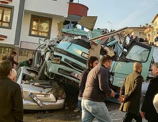 Ankara’da freni boşalan kamyon dehşet saçtı