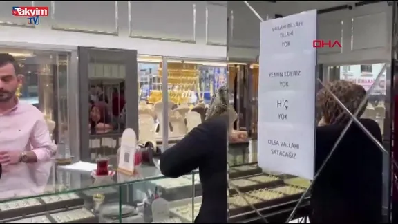 Bursa’da kuyumcunun altın isyanı: Cama "Vallahi billahi yok" yazdı!