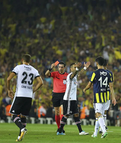 F.Bahçe-Beşiktaş maçında yaşanan hakem skandalının yankıları sürüyor-3