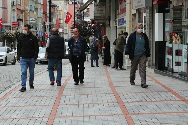 rizede-endiselendiren-goruntu-ikinci-dalga-gelebilir-1589180231714.jpg Rize'de endişelendiren görüntü! "İkinci dalga gelebilir"-1