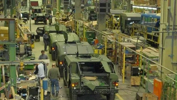 SON DAKİKA: Yunanistan ekonomik krizin eşiğinde! En büyük askeri araç firması İsrailli şirkete satıldı-1