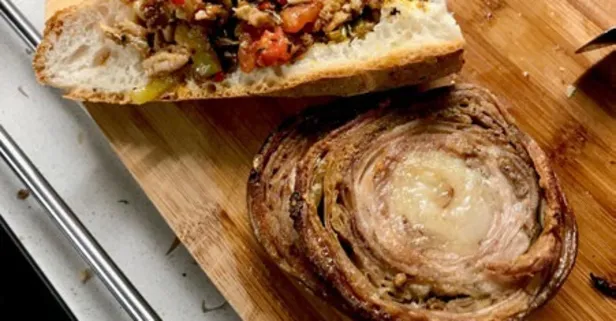 Yunanistan bir lezzetimizi daha sahiplendi: Kokoreç oldu size ‘Kokoretsi’