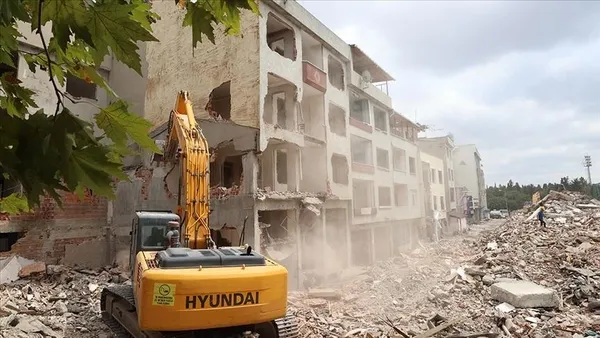 oranlar-degisiyor-kentsel-donusum-teklifi-komisyondan-gecti-kat-malikleri-anlasma-orani-ucte-ikiden-salt-cogun-1698160325240.jpeg Oranlar değişiyor! Kentsel dönüşüm teklifi komisyondan geçti: Kat malikleri anlaşma oranı üçte ikiden salt çoğunluğa çekildi-7