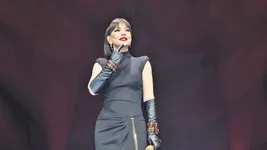 Ebru Gündeş’ten Maslak'ta muhteşem açılış!