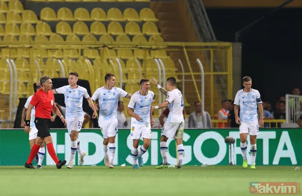 Yakışmadı! Dinamo Kiev'in golü sonrası Fenerbahçe taraftarından 'Vladimir Putin' tezahüratı: Lucescu stadı terk etti - 8