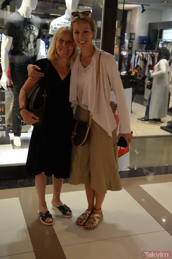 Sefirin Kızı'nın Nare'si Neslihan Atagül annesinin kopyası! Neslihan Atagül'ün güzelliği Rus annesinden... - 49