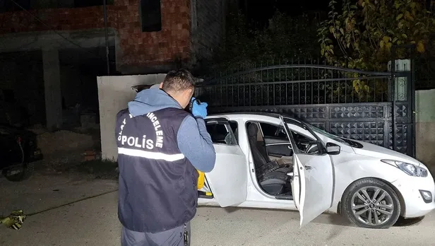 Adana'da aracından inen adam şoke oldu! Taşla sopayla saldırdılar-5