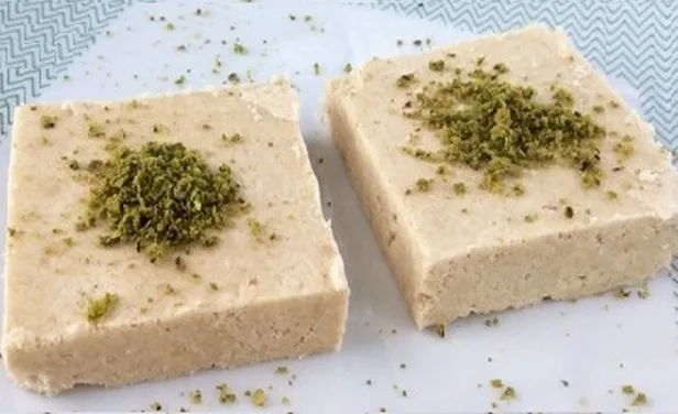 Tam kıvamında, tane tane irmik helvası tarifi! Lezzetine doyamayacaksınız! Sütlü, sütsüz irmik helvası nasıl yapılır?-5