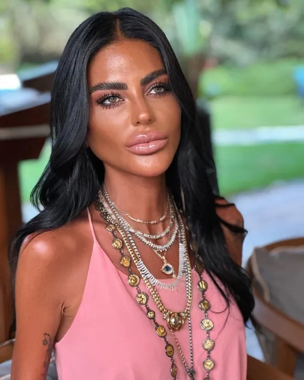 sureyya-yalcina-kalan-16-milyar-dolarlik-mirasa-ne-oldu-ilk-kez-konustu-sosyete-dunyasi-bu-olayla-calkalaniyor-1698734282928.jpg Süreyya Yalçın’a kalan 1.6 milyar dolarlık mirasa ne oldu? İlk kez konuştu! Sosyete dünyası bu olayla çalkalanıyor...-12