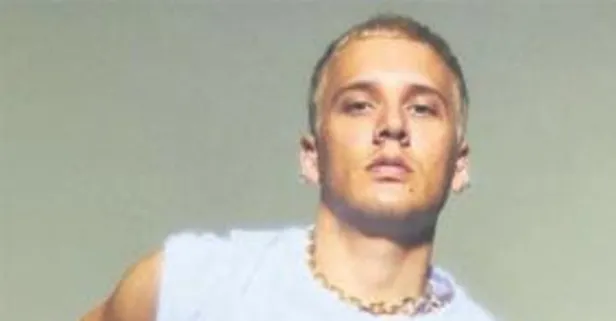 Şarkıcı Edis çok iyi zeybek, cha cha ve salsa yaptığın söyledi