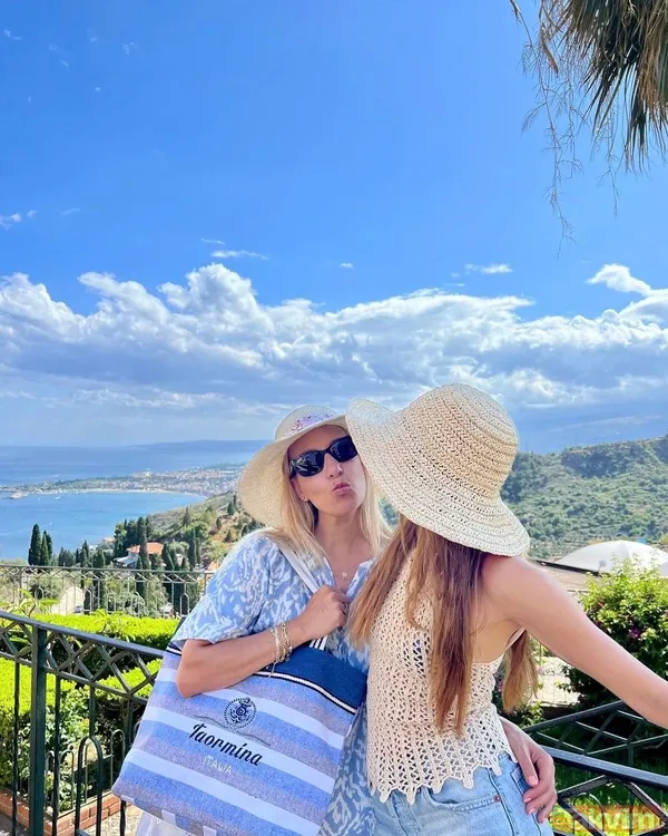 Afra'ya ayrılık yaradı! Afra Saraçoğlu'nun tanga bikinisiyle paylaşım ortalığı ateşe verdi! Mert Ramazan Demir'den ayrılan Afra... - 21