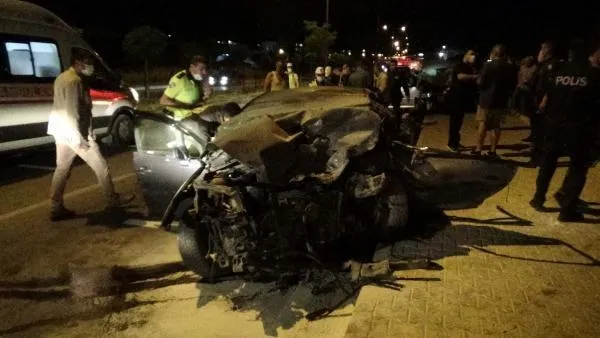 SON DAKİKA: Çanakkale'de gece yarısı feci kaza: Sivil polis aracı ile otomobil çarpıştı-4