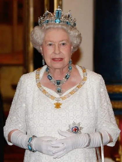 Kraliçe 2. Elizabeth’ten olay hareket