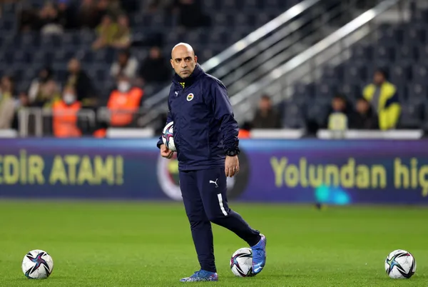 ali-koc-baskanliginda-hocasiz-gecen-269-gun-fenerbahcenin-yuzu-gulmuyor-1640607713370.jpg Ali Koç başkanlığında hocasız geçen 269 gün! Fenerbahçe'nin yüzü gülmüyor-4