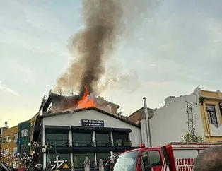 Sultanahmet’te bir restoran alev alev yandı