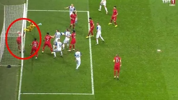 once-izlanda-simdi-de-sirbistan-merih-demiral-ay-yildizlilari-yenilgiden-kurtardi-1602709809681.jpeg Önce İzlanda şimdi de Sırbistan! Merih Demiral Ay-Yıldızlıları yenilgiden kurtardı-2