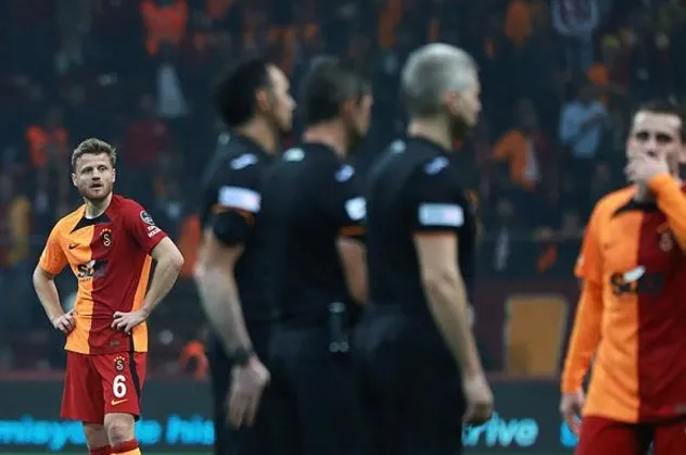 Alanyaspor maçı sonrası G.Saray Başkanı Özbek ile Başkan Vekili Timur, çok sert konuştu