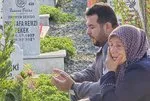 Depremde yakınlarını kaybedenlerin hüzünlü bayramı