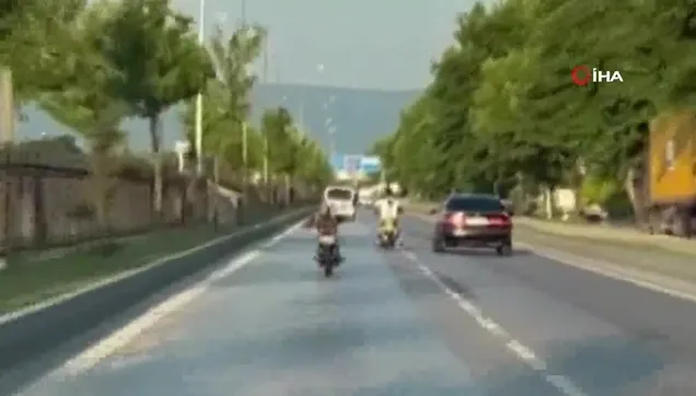 Trafikte tehlikeli yolculuk kamerada