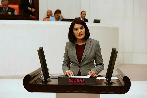 kandilin-gelini-hdpli-semra-guzelin-tbmmdeki-danismani-terorist-sevgilisi-volkan-boranin-kuzeni-cikti-1643822397618.jpeg Kandil'in gelini HDP'li Semra Güzel'in TBMM'deki danışmanı terörist sevgilisi Volkan Bora'nın kuzeni çıktı!-5
