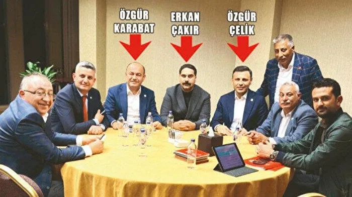 chpde-delege-borsasi-tescillendi-imamoglu-basrolde-kelle-basi-10-bin-dolar-odeme-laleliden-ankaraya-50-milyon-1700140433823.jpeg CHP'deki 'delege borsası' skandalında ikinci perde! 200 bin TL + lüks araba | İmamoğlu'ndan 10 bin dolarlık ödeme 50 milyon dolarlık şaibe-7