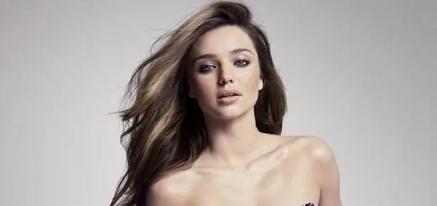 Podyumda servetle yürüyecek