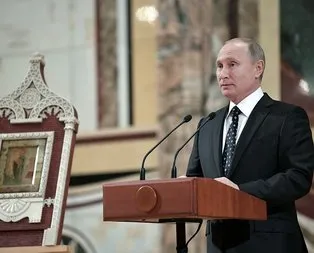Putin başkanlık için adaylığını resmen ilan etti