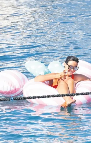 Volkan Demirel’in eşi Zeynep Sever Demirel'den alkışlanacak hareket