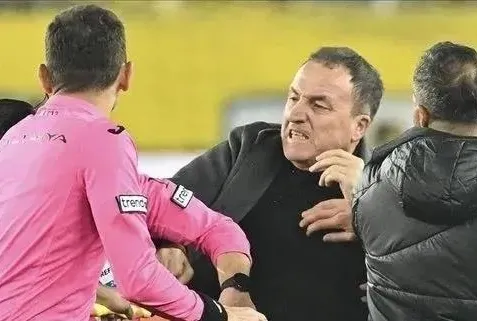 Umut Meler’e yumruk atmıştı!