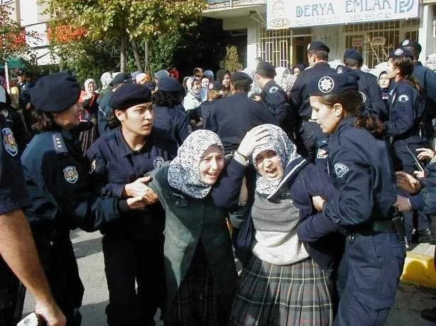 demokrasiye-toplumsal-yasama-ve-ekonomiye-buyuk-darbe-28-subati-unutmayacagiz-1772250979733.jpeg Demokrasiye, toplumsal yaşama ve ekonomiye büyük darbe: 28 Şubat'ı unutmayacağız!-3