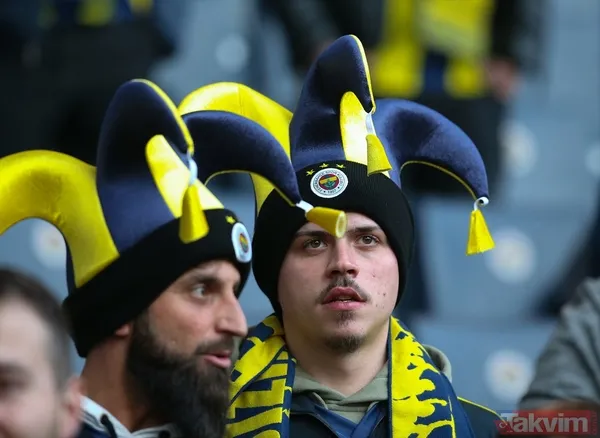 Fenerbahçe - Galatasaray derbisinde dikkat çeken kareler! O hareket damga vurdu... - 18