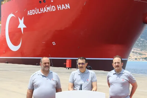 abdulhamid-han-sefere-hazir-ismi-yazildi-turk-bayragi-cizildi-ilk-gorev-tarihi-belli-oldu-1657104016097.jpg 'Abdülhamid Han' sefere hazır! İsmi yazıldı, Türk bayrağı çizildi! İlk görev tarihi belli oldu-5