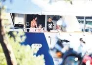 Kendisinden 60 yaş küçük sevgilisi Eda Cideli ile görüntülenen Kemal Gülman’a tepki yağdı!