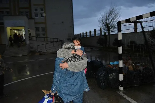 Son dakika: Gaziantep’te 14 günlük gözetim süresi biten öğrenciler ailelerine kavuştu-2