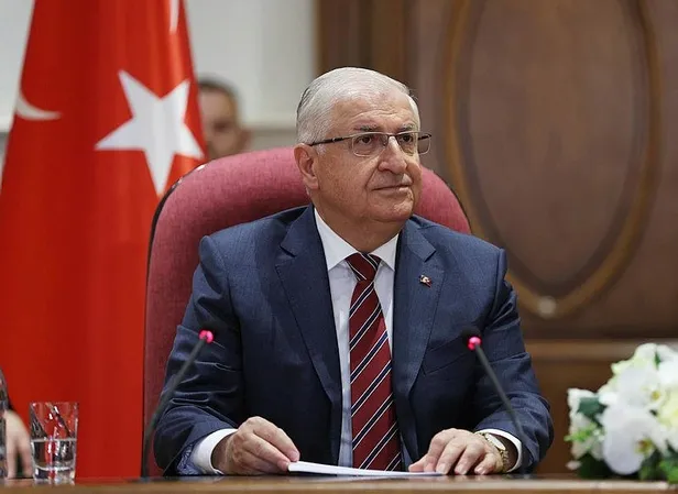 son-dakika-milli-savunma-bakani-yasar-guler-hulusi-akardan-sancagi-devraldi-feto-ve-pkk-ile-kesintisiz-mucadel-1685992650966.jpeg